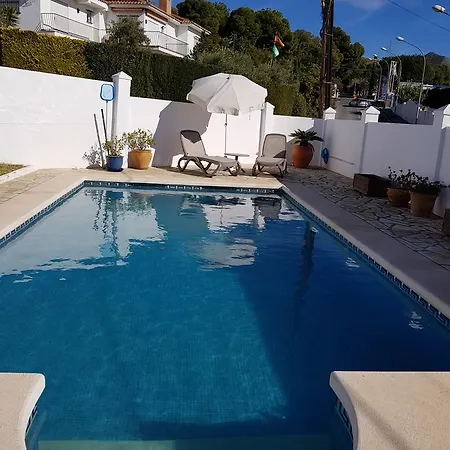 - Zeezicht, Zwembad Villa Nerja